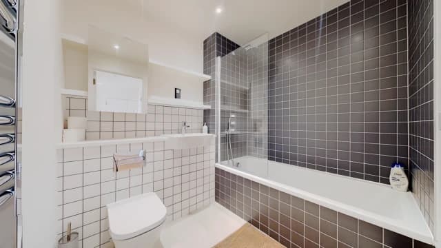 2 Bed / 2 Bath