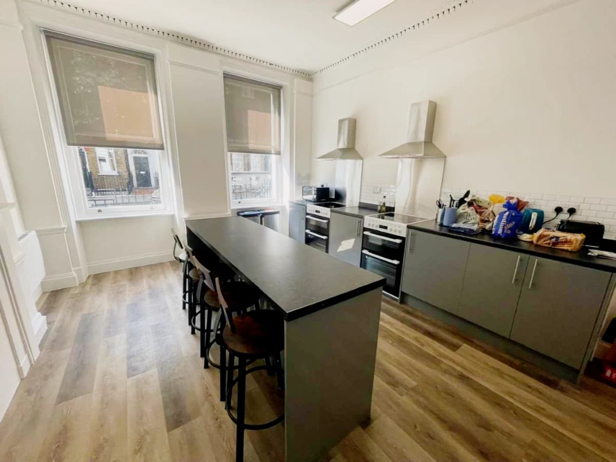 Lnt Bloomsbury image