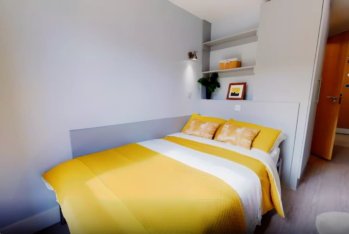 Silver En Suite