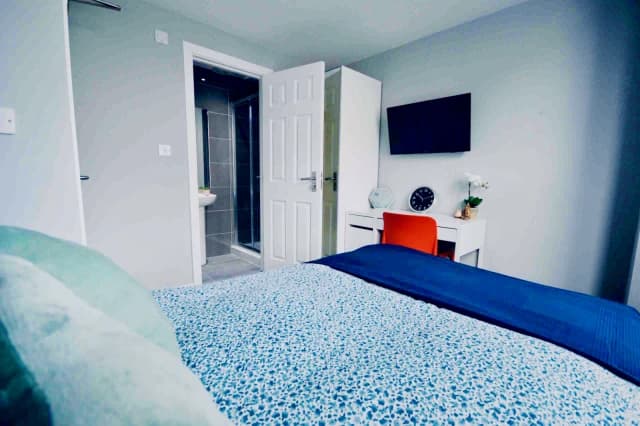 3 Beds 2 Baths