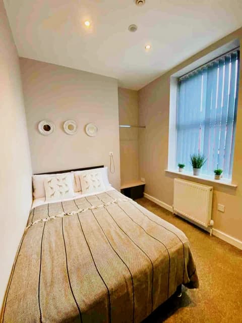6 Beds 3 Baths
