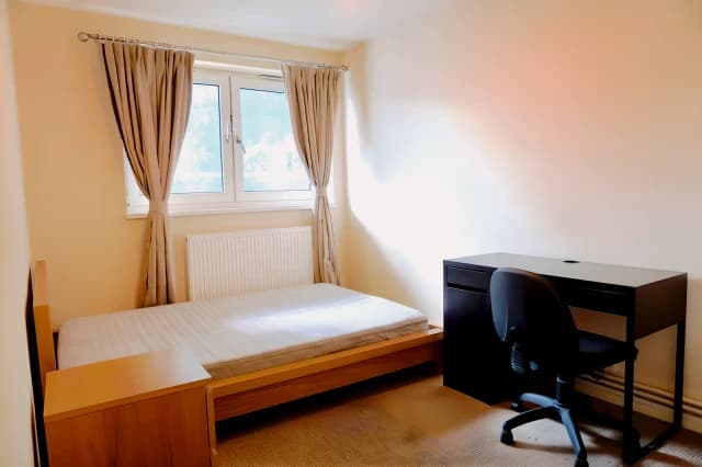 4 Bed / 2 Bath