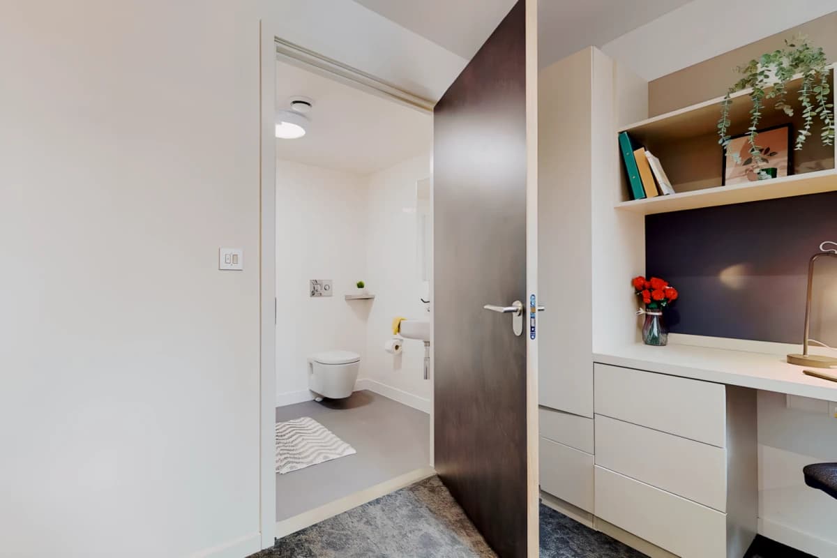 Gob Vega Residence image 3