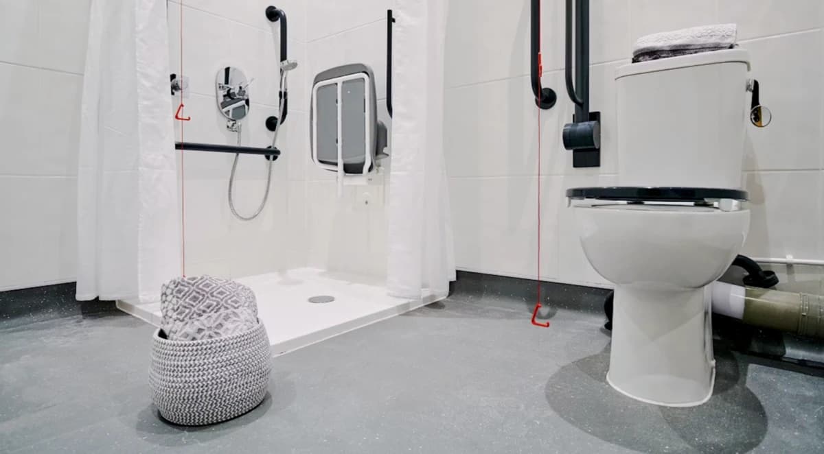 Premium Accessible Ensuite – Wet Room