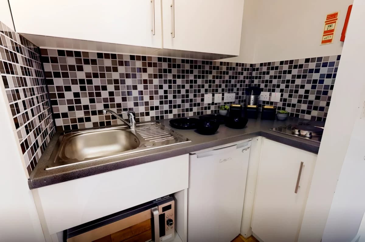 Lit IQ Sterling Court image