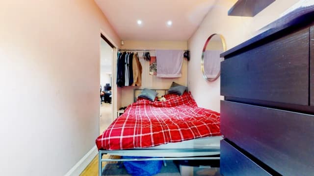 4 Bed / 2 Bath