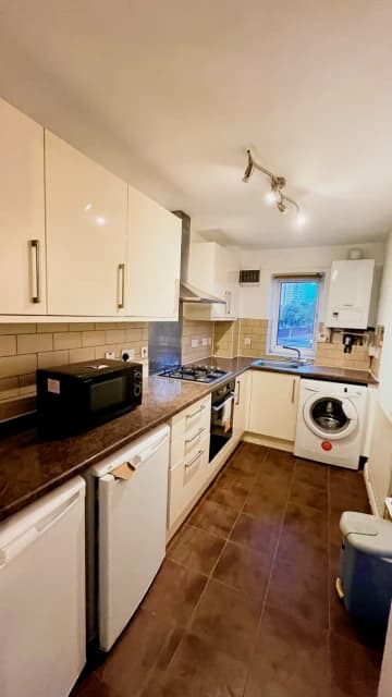 2 Bed / 1 Bath