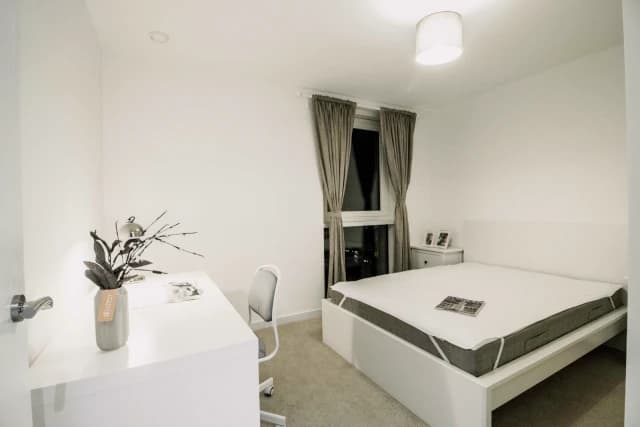 2 Bed / 2 Bath