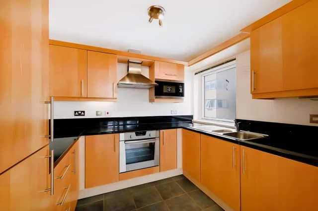 2 Bed / 2 Bath