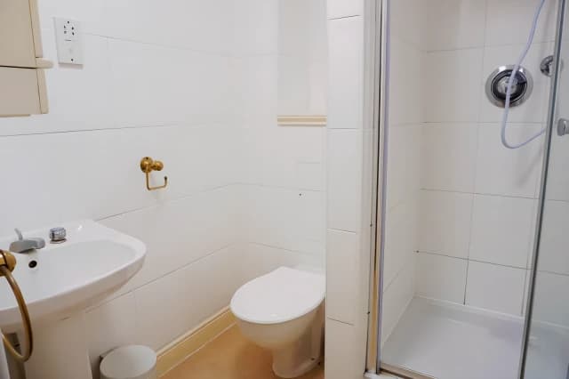3 Bed / 2 Bath