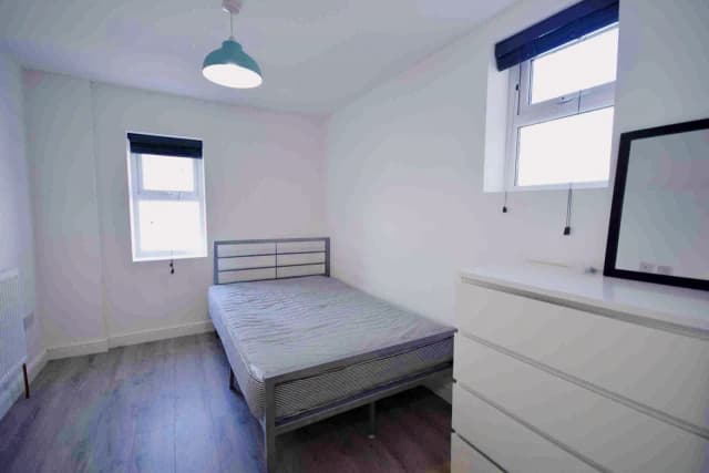 6 Beds 3 Baths