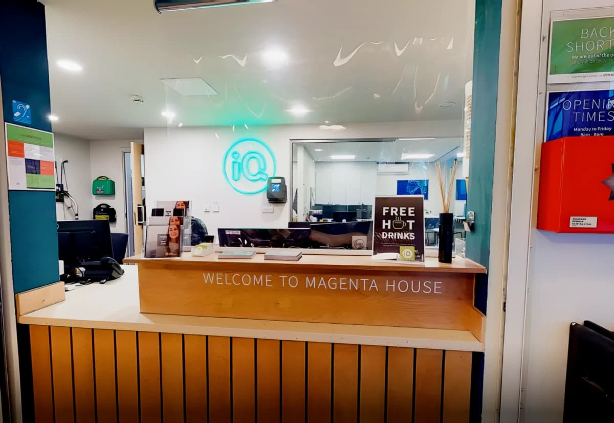 iQ Magenta House image