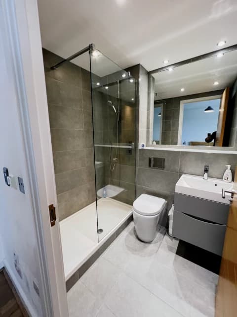 2 Bedroom 2 Bathroom roomB