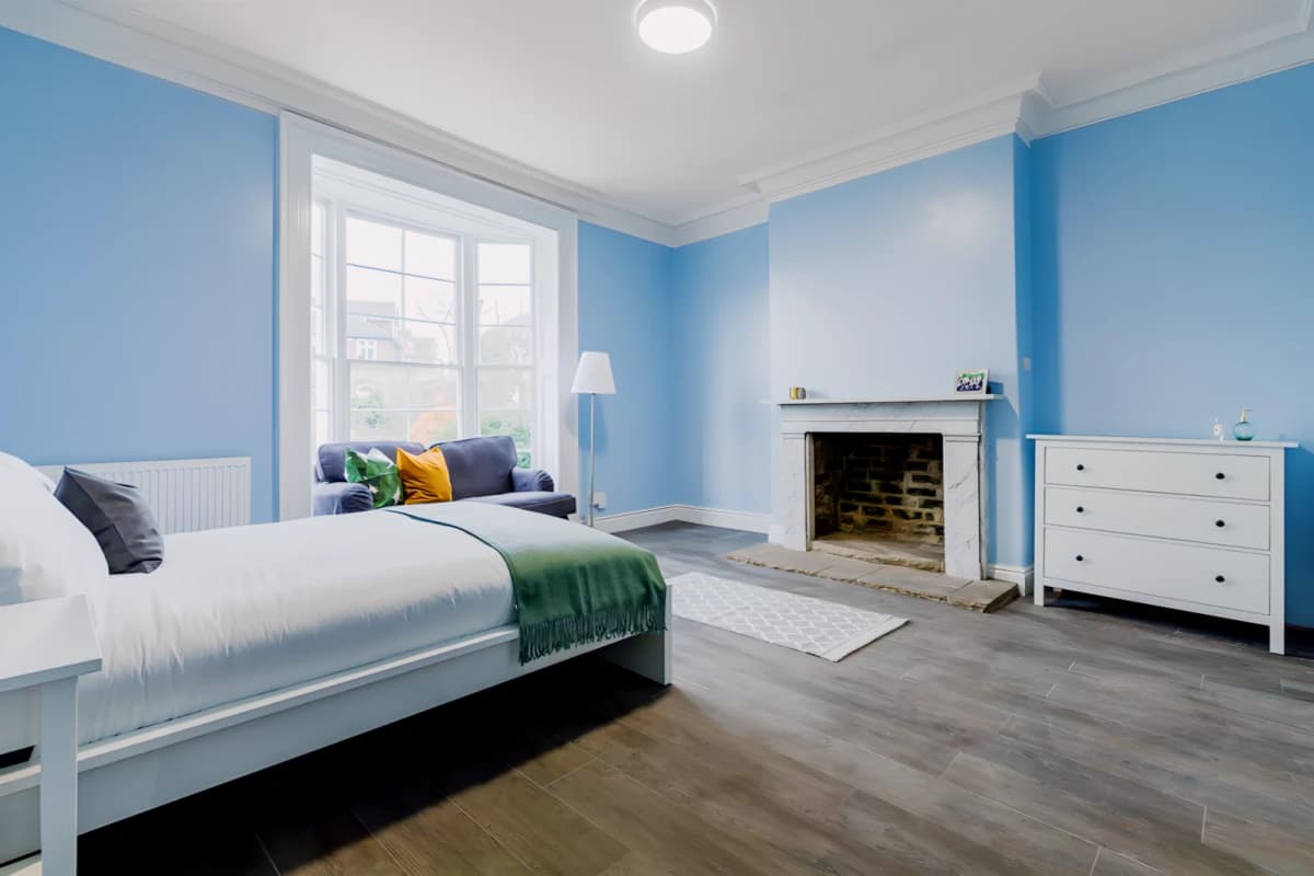 One Bedroom Apartment