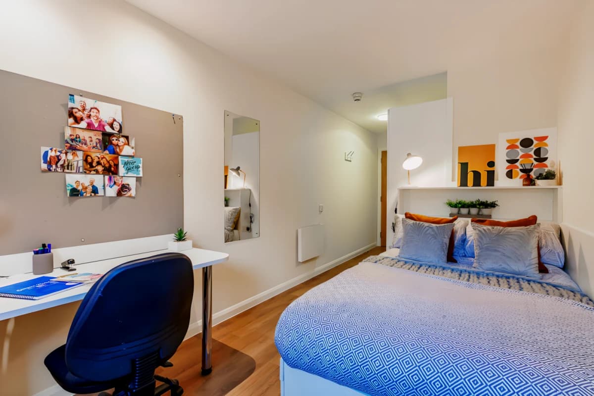 Silver En-Suite