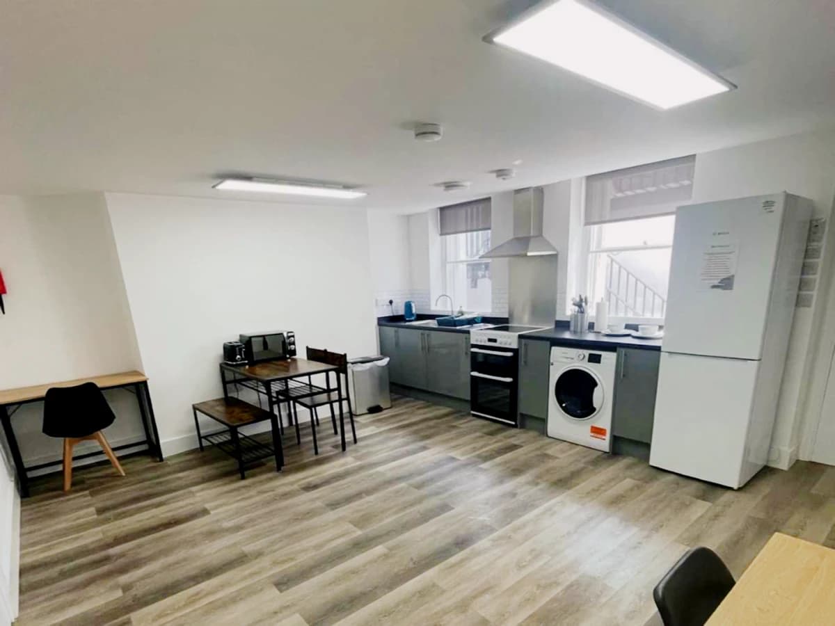 Lnt Bloomsbury image