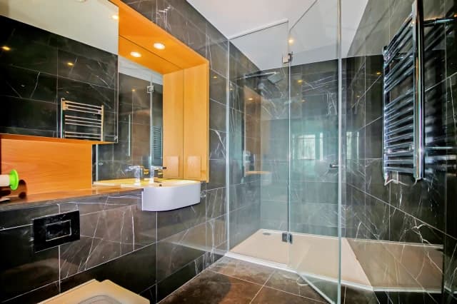 2 Bed / 2 Bath