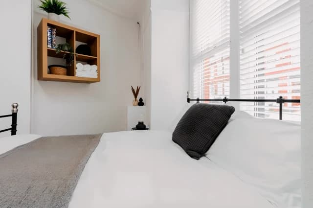 En-suite Room 1
