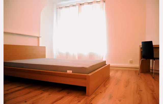 4 Bedroom 1 Bathroom room1