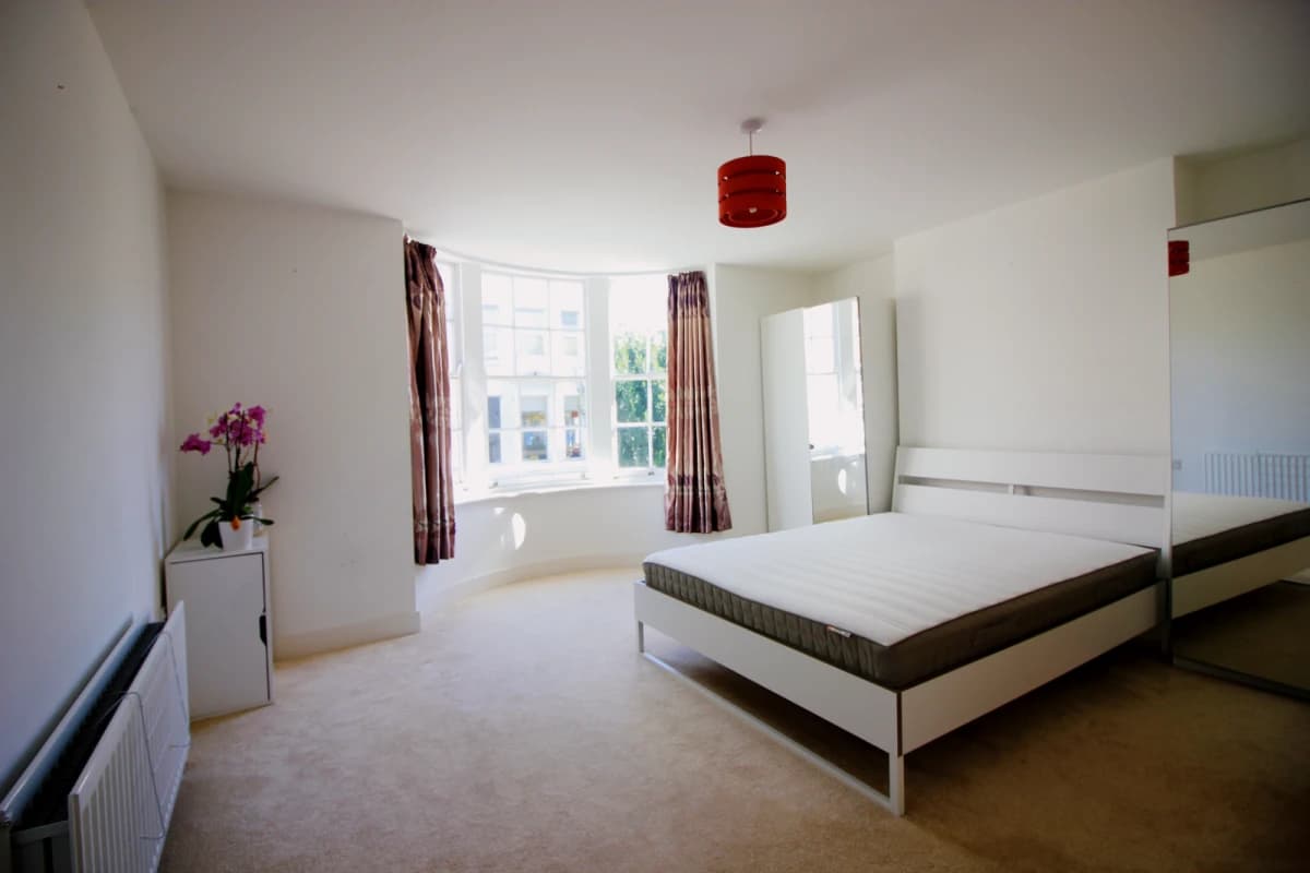 3 Bedrooms 2 bathrooms