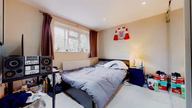 4 Bed / 2 Bath