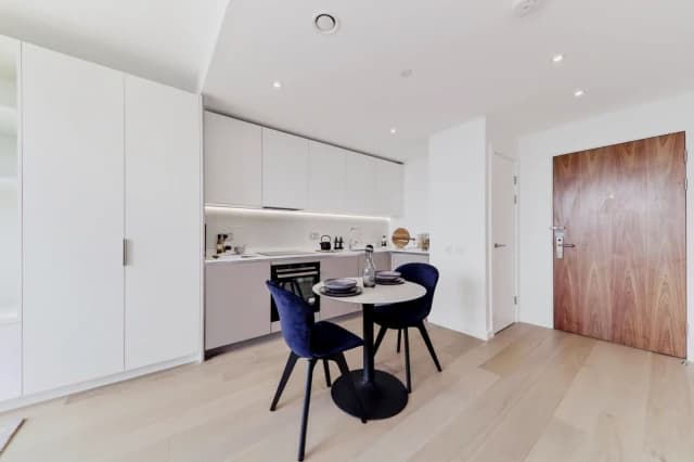 1 Bedroom Apartment Flat63
