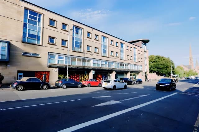 Great Western Road, G12 8EW image 3