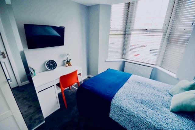 3 Beds 2 Baths