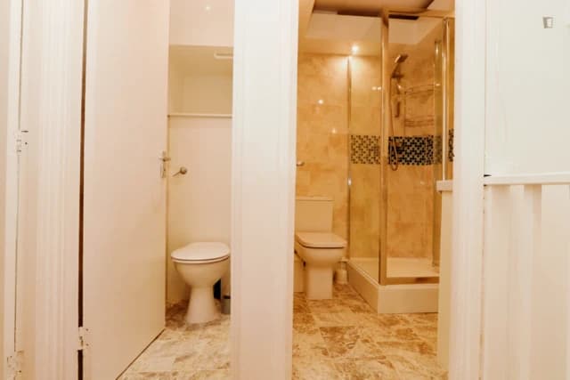 3 Bedroom 1 Bathroom - double bedroom