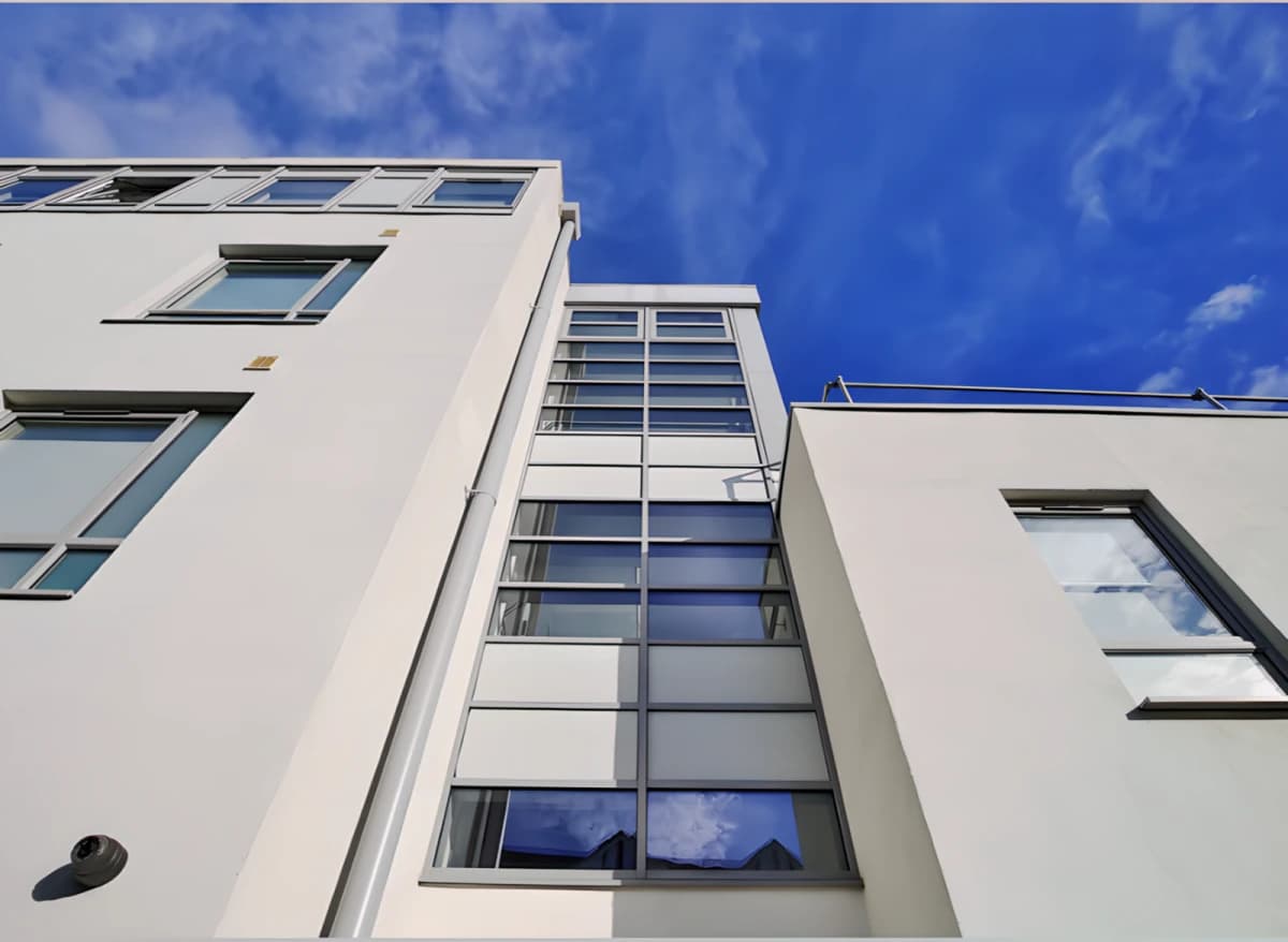 Edge Apartments image 3