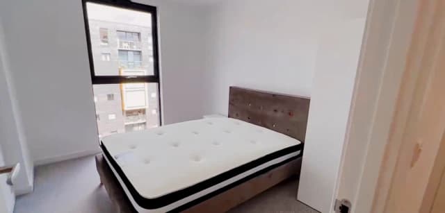 2 Bedrooms 2 bathrooms
