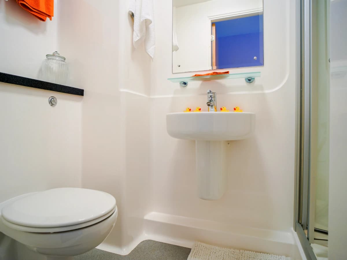 Gold En-Suite