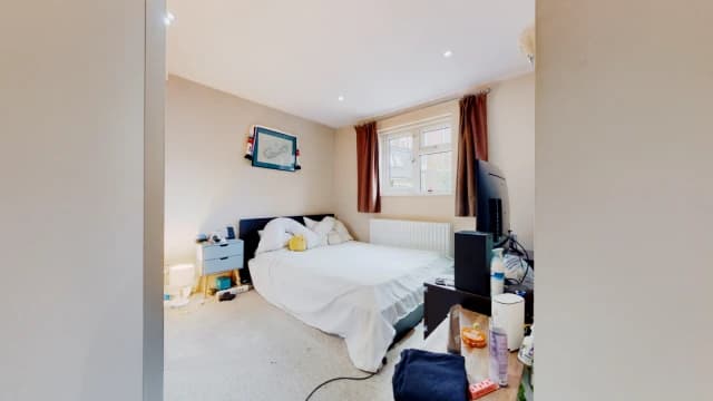 4 Bed / 2 Bath