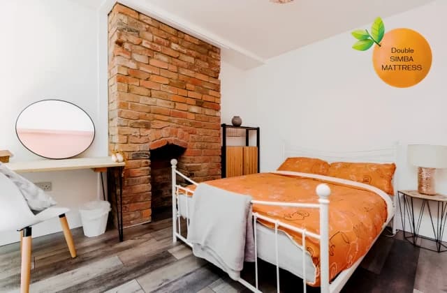 Characteristic Victorian terrace- 5 bedroom house