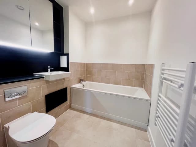 2 Bed / 2 Bath