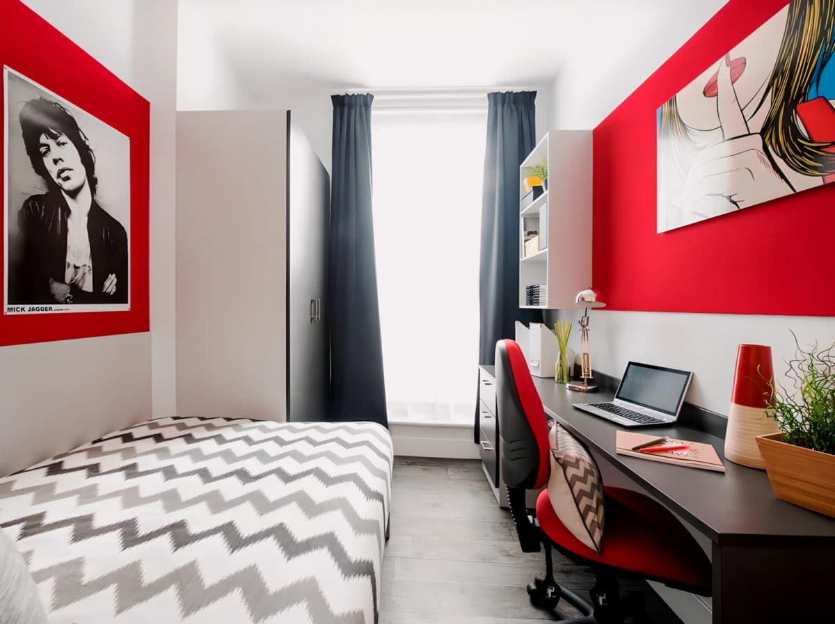 Standard En-Suite