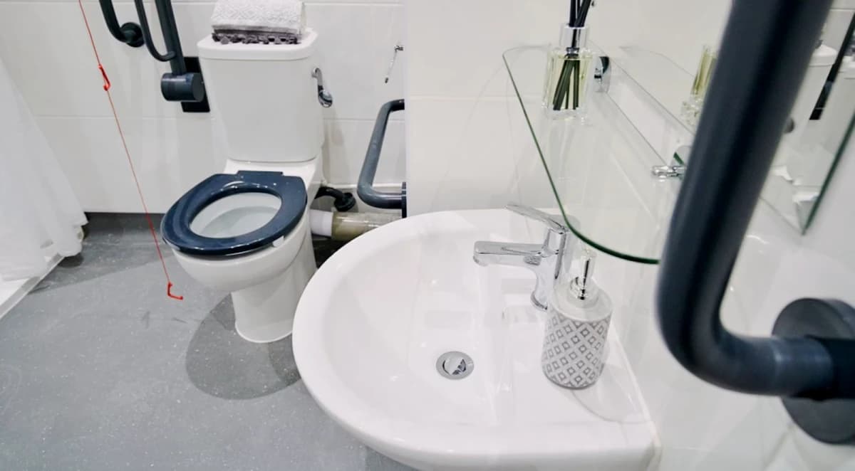 Premium Accessible Studio – Wet Room