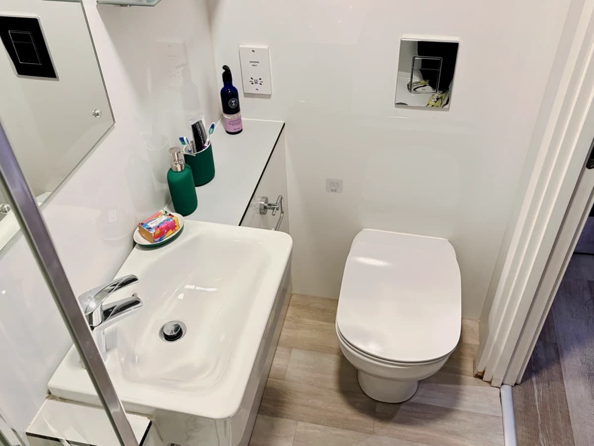9 De Montfort Mews image