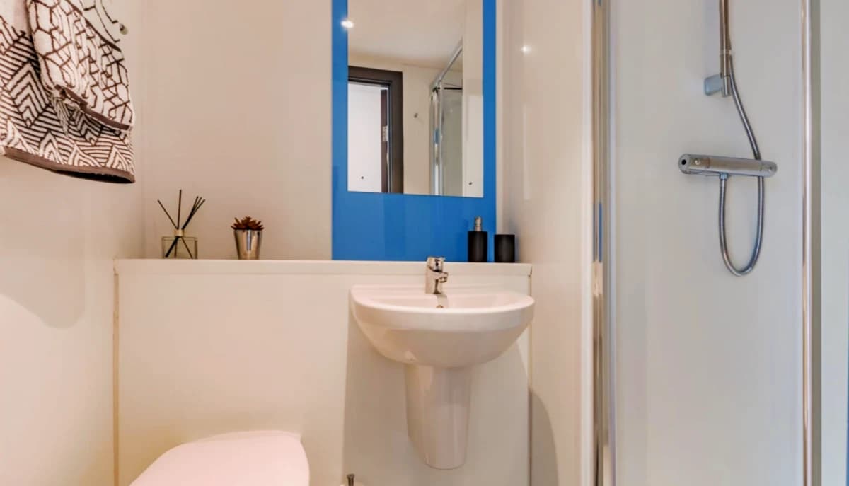 2 bedroom 1 bathroom