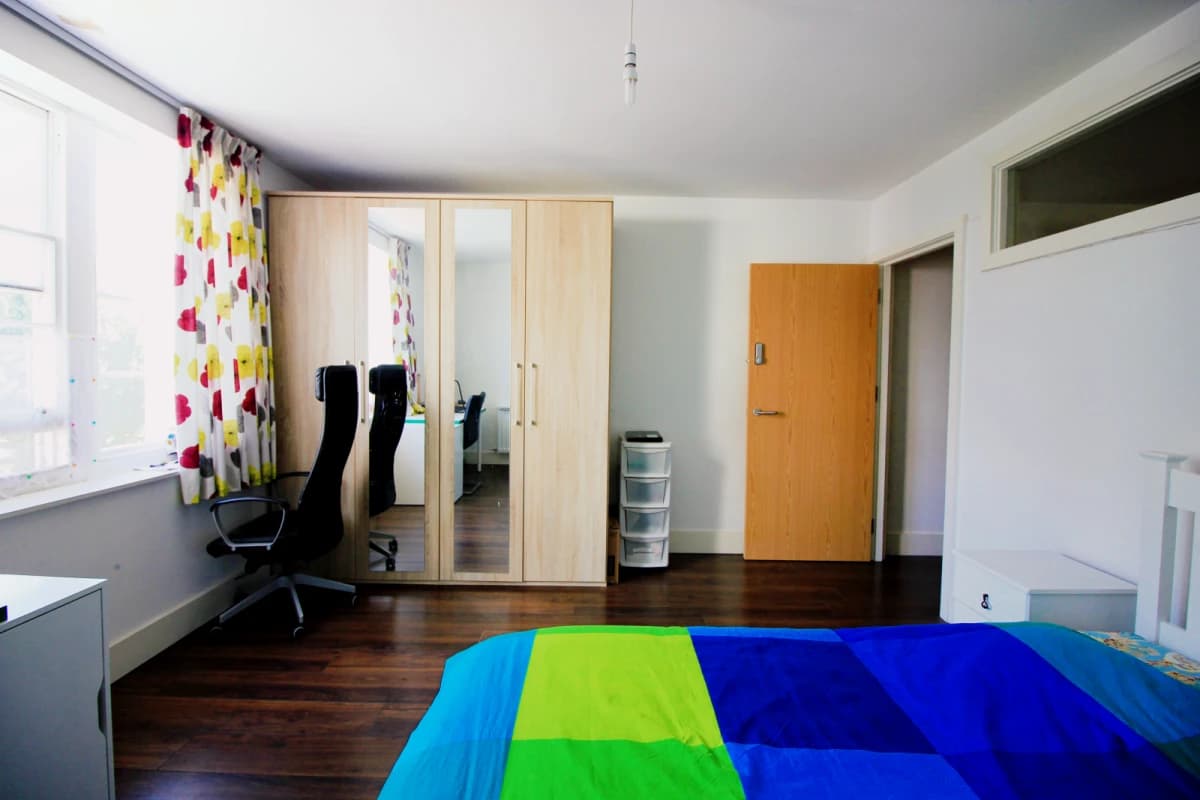 3 Bedrooms 2 bathrooms