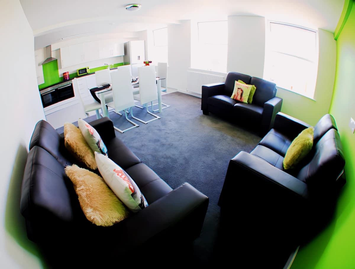 Large En-Suite