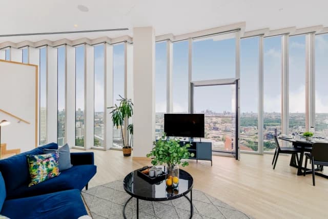 Manhattan Loft Gardens image 5