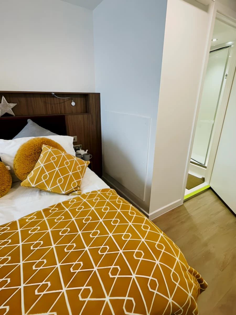 LIV Phoenix Place image