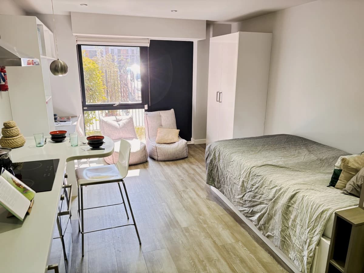 9 De Montfort Mews image