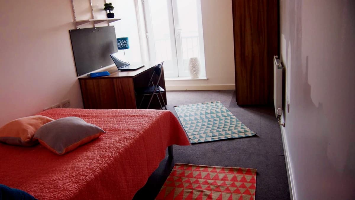 The 100 Apartments image