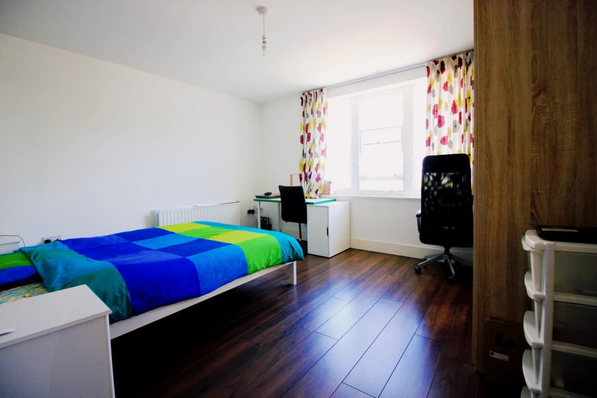 3 Bedrooms 2 bathrooms
