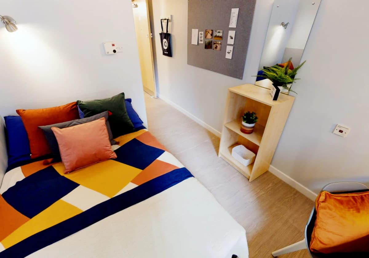 iQ Great Newton House image