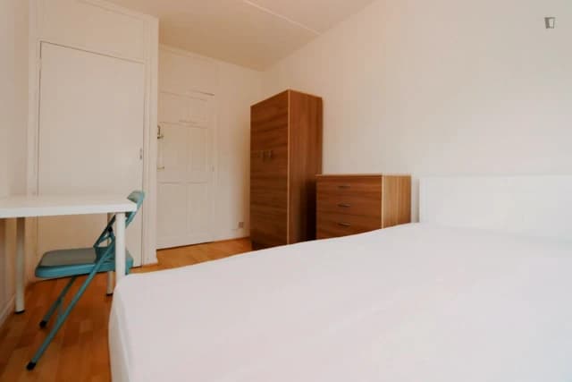 3 Bedroom 1 Bathroom - double bedroom