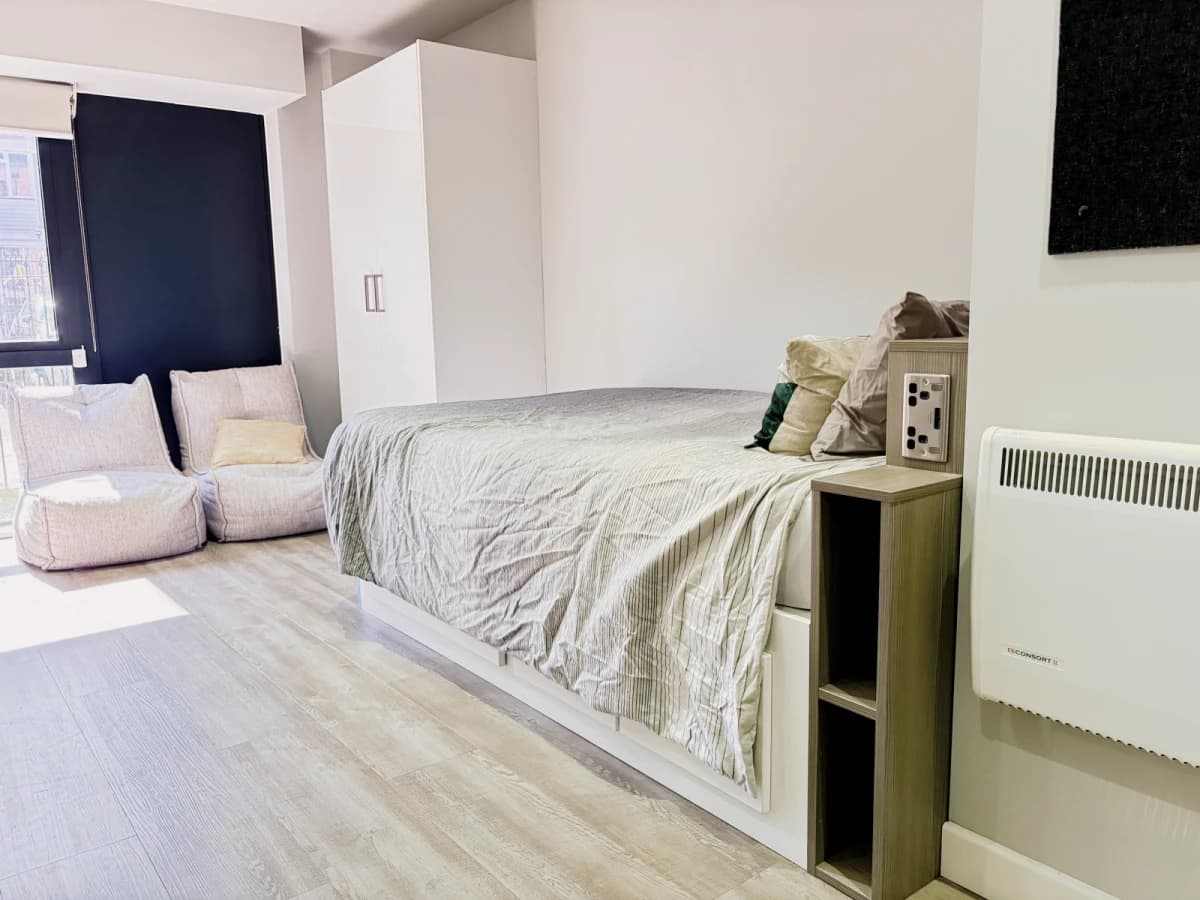 9 De Montfort Mews image