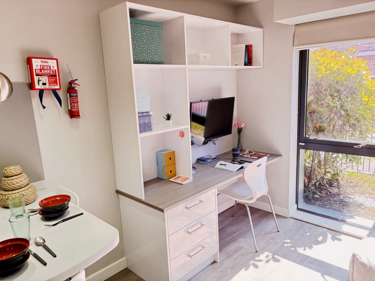 9 De Montfort Mews image